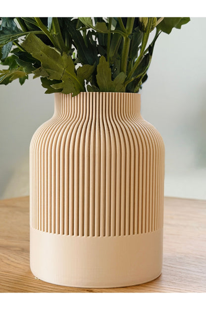Elegant Japandi Vase