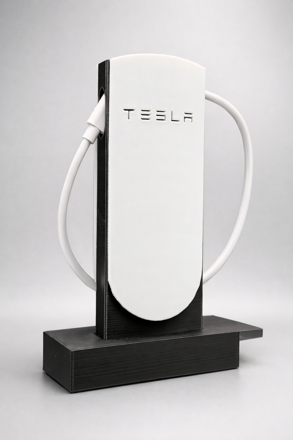 TESLA SuperCharger v4 mobillader