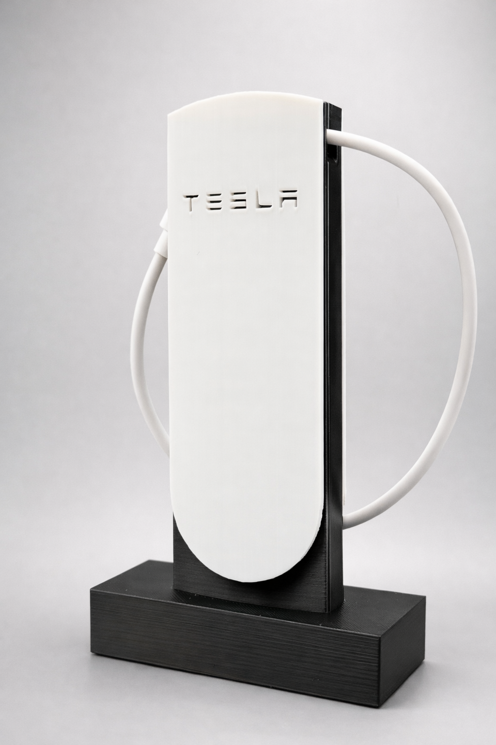 TESLA SuperCharger v4 mobillader